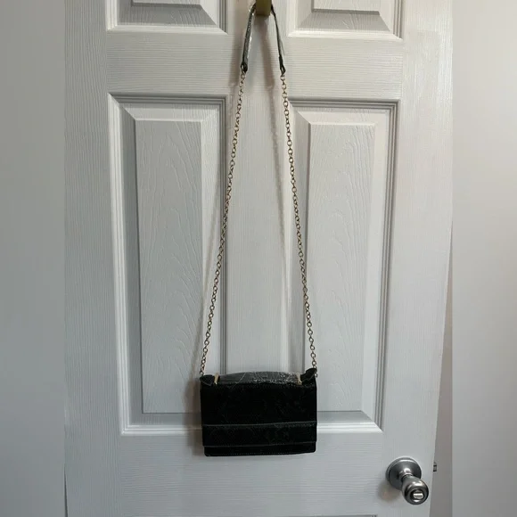 Brand new Pink Haley vegan green animal print crossbody bag - Picture 3 of 8